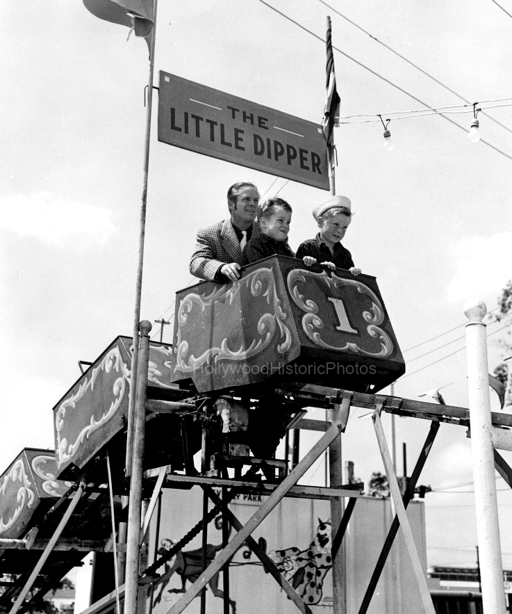 Beverly Park 1947 Amusement Park for Children actor Dan Duryea wm.jpg